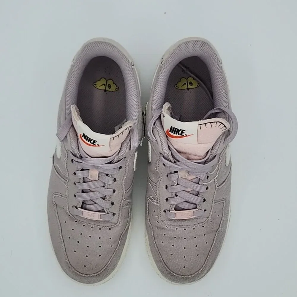 Nike Air Force 1 '07 SE Air Sprung Next Nature Women's Size 8 DJ6378-800 EUC